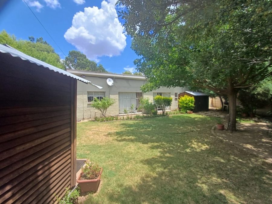 5 Bedroom Property for Sale in Wilkoppies North West